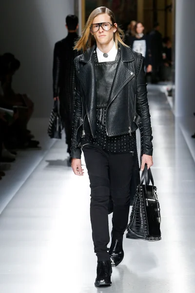 Look 64
